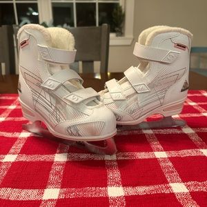 Girl Jackson softex figure skates ⛸️